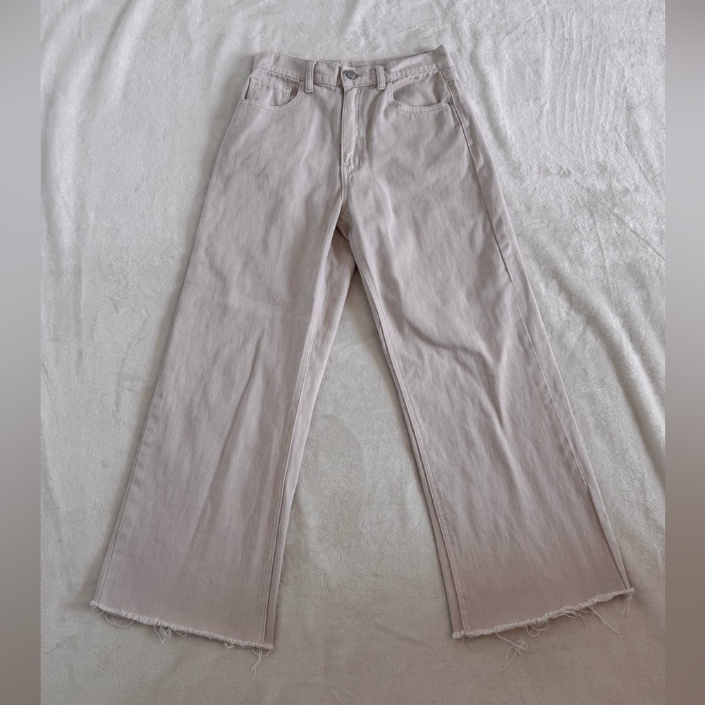 SHEIN Size 26 High Rise Wide Leg Jeans. Cream color. Unhemmed leg edge.
